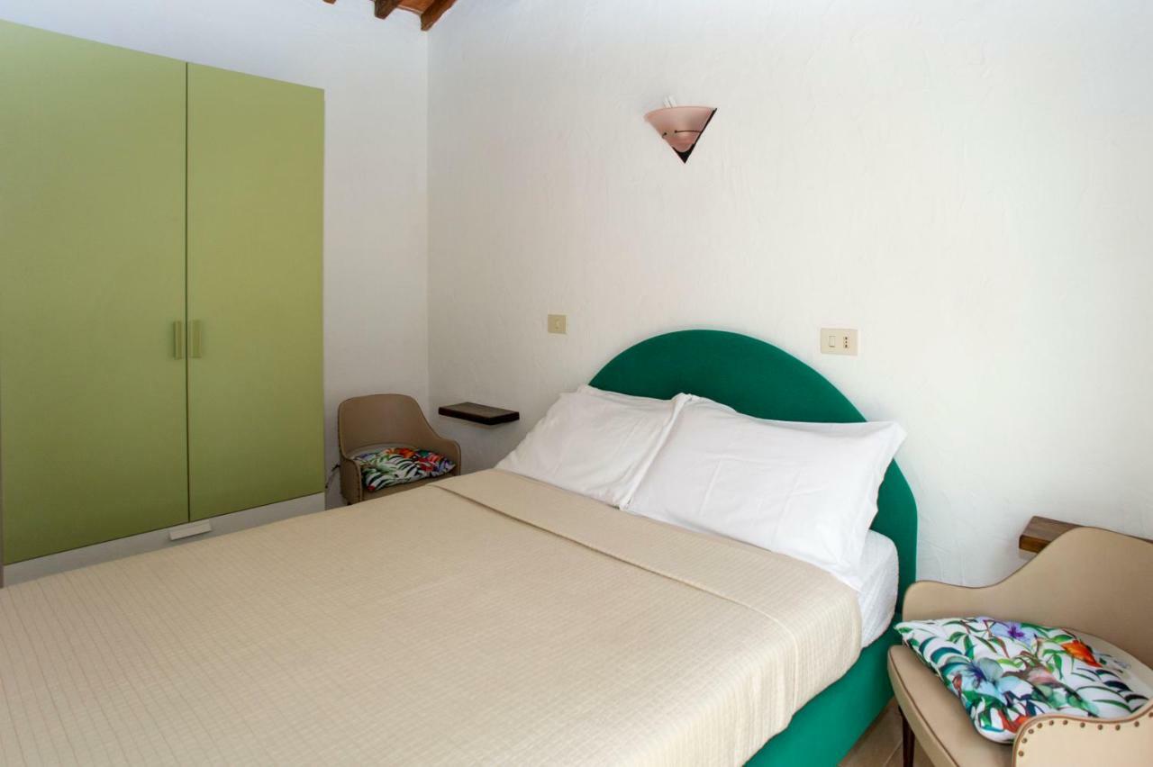 Il Poggio Marcuccio Aparthotel Lacona Exteriör bild
