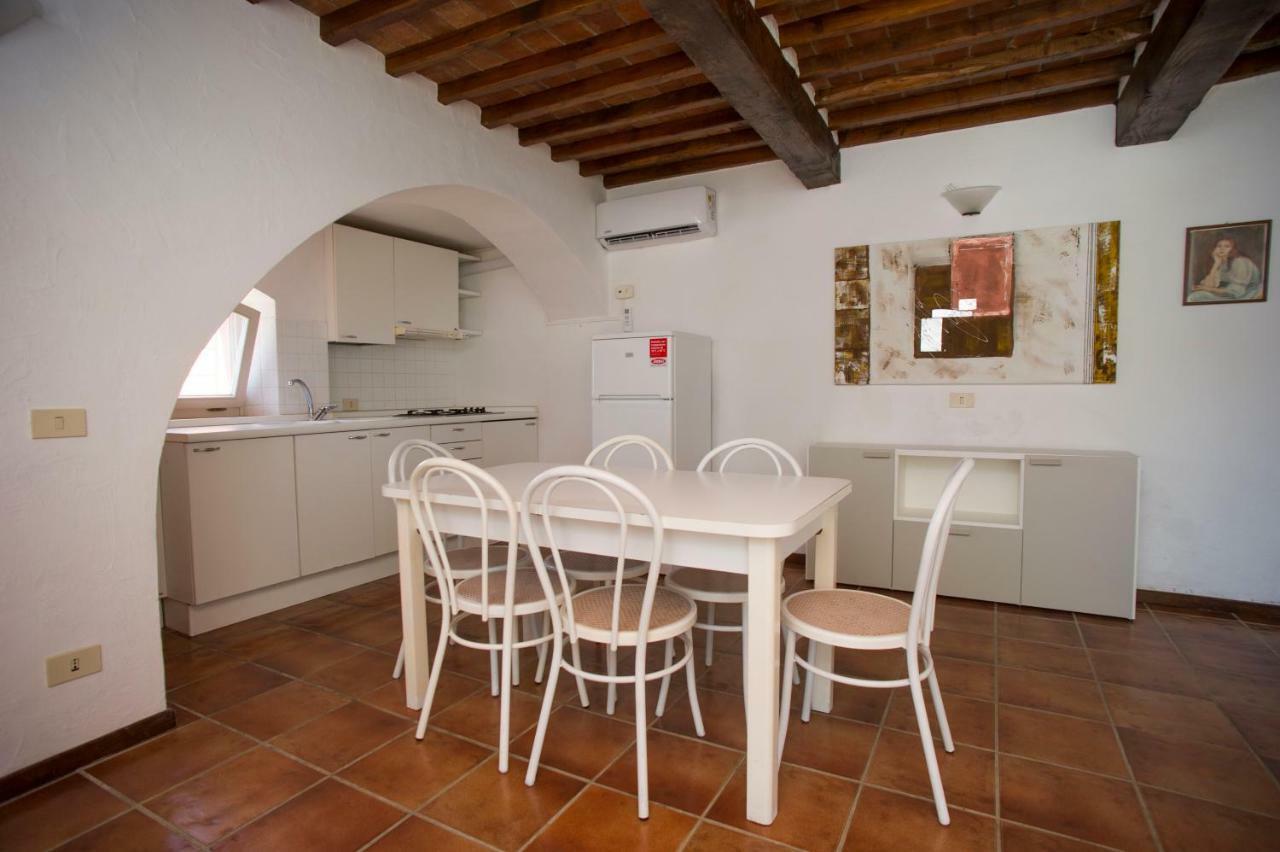 Il Poggio Marcuccio Aparthotel Lacona Exteriör bild